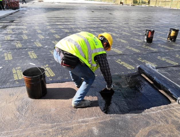 Εισαγωγή αδιάβροχου επιστρώματος πίσσας NRB του μη-θεραπεύοντας λαστιχένιου